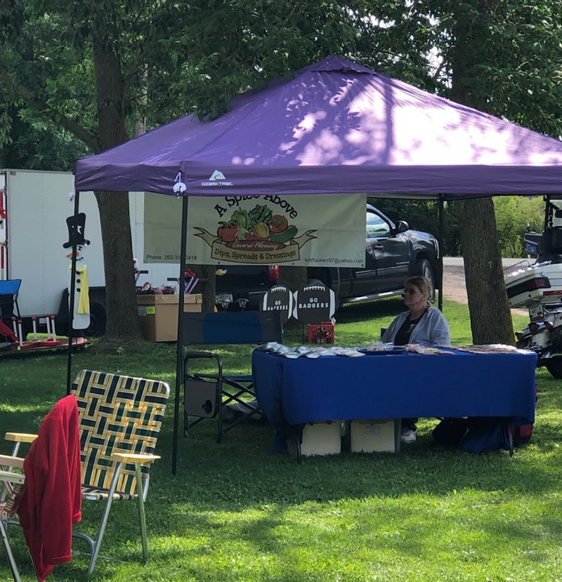 https://www.dundeemill.org/pictures/2019/17 vendor.jpg